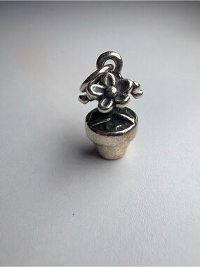JAMES AVERY GREEN THUMB FLOWER POT GARDEN 3D CHARM STERLING SILVER RETIRED